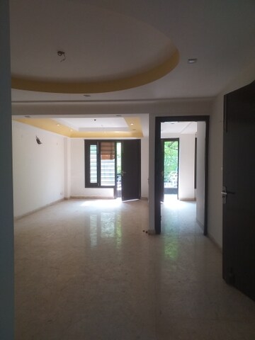 Room in 3 BHK Builder Floor at East Patel Nagar – for Rent