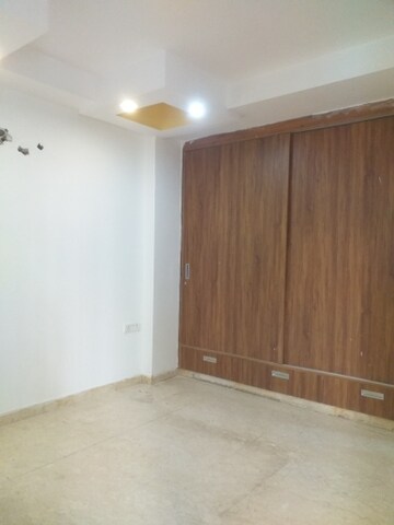 Room in 3 BHK Builder Floor at East Patel Nagar – for Rent