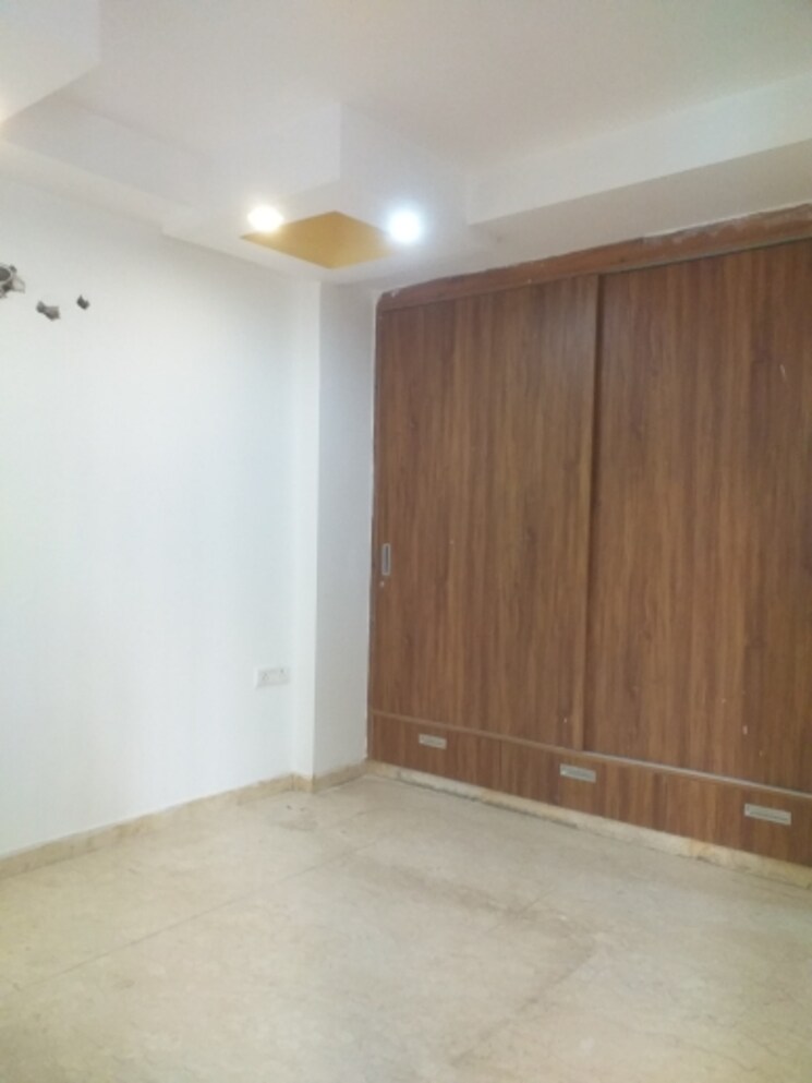 Room, east patel nagar 3 Bedroom 1680 Sq.Ft. Builder Floor In East Patel Nagar Delhi 9321627