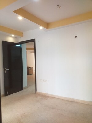 Room in 3 BHK Builder Floor at East Patel Nagar – for Rent