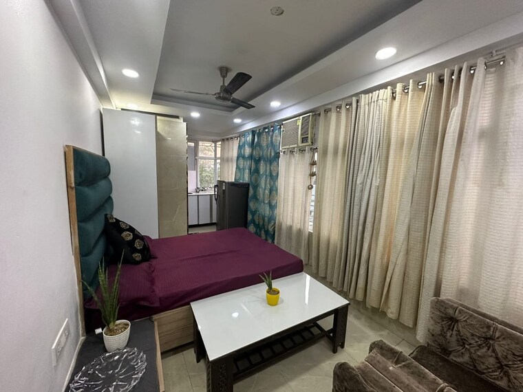 Bedroom, south extension i Studio 400 Sq.Ft. Builder Floor In South Extension I Delhi 9321619