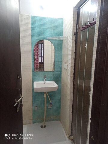 Bathroom in 2 BHK Apartment at Parsvnath Planet, Gomti Nagar – for Rent