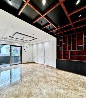 Room in 4 BHK Builder Floor at BP Homes, Sector 85 – for Sale