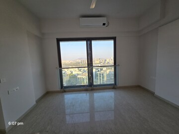 Room in 3 BHK Apartment at Adani Ten BKC, Bandra East – for Rent