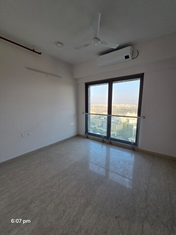 Room in 3 BHK Apartment at Adani Ten BKC, Bandra East – for Rent