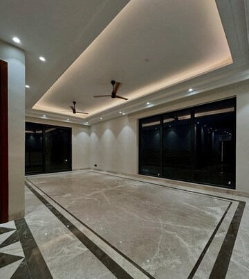 Living Room in 4 BHK Builder Floor at BP Homes, Sector 85 – for Sale