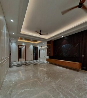 Living Room in 4 BHK Builder Floor at BP Homes, Sector 85 – for Sale