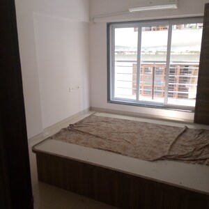 Room in 3 BHK Apartment at Kabra Jawahar Nagar, Goregaon West – for Rent