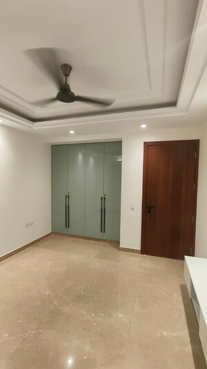 Room in 3 BHK Builder Floor at Hauz Khas – for Sale