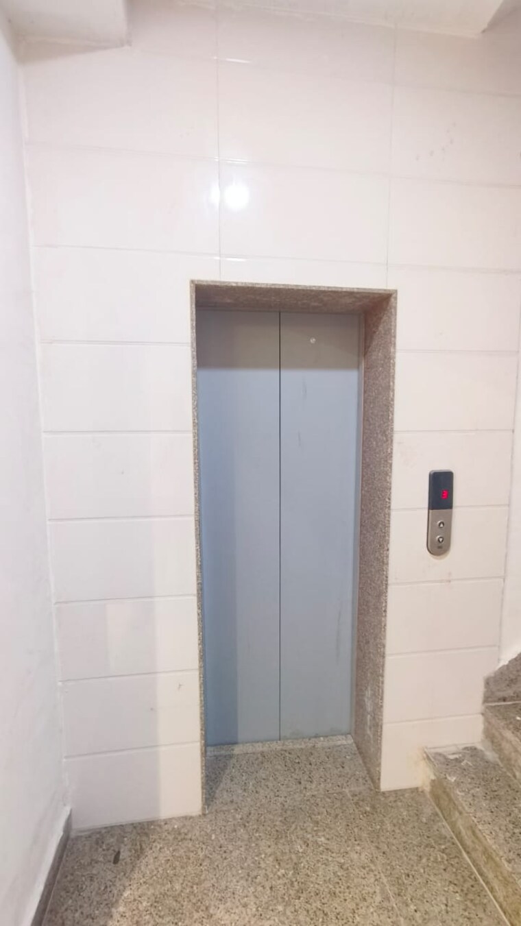 undefined, hauz khas 3 Bedroom 200 Sq.Yd. Builder Floor In Hauz Khas Delhi 9321721