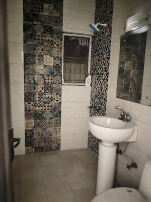 Bathroom in 3 BHK Apartment at Sarita Vihar Pocket-G RWA, Sarita Vihar – for Rent