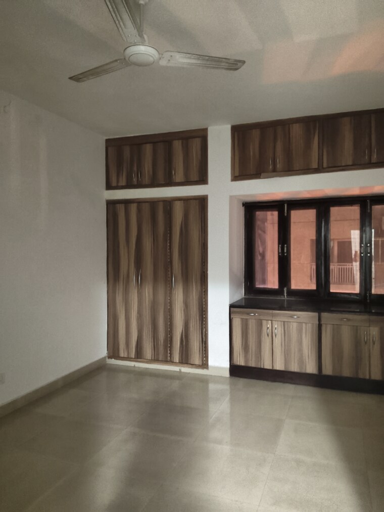 Room, sarita-vihar-pocket-g-rwa 3 Bedroom 1750 Sq.Ft. Apartment In Sarita Vihar Delhi 9321740