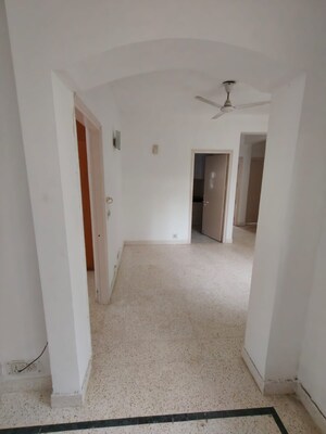 Room in 3 BHK Builder Floor at Auram Floor, South City 2 – for Rent