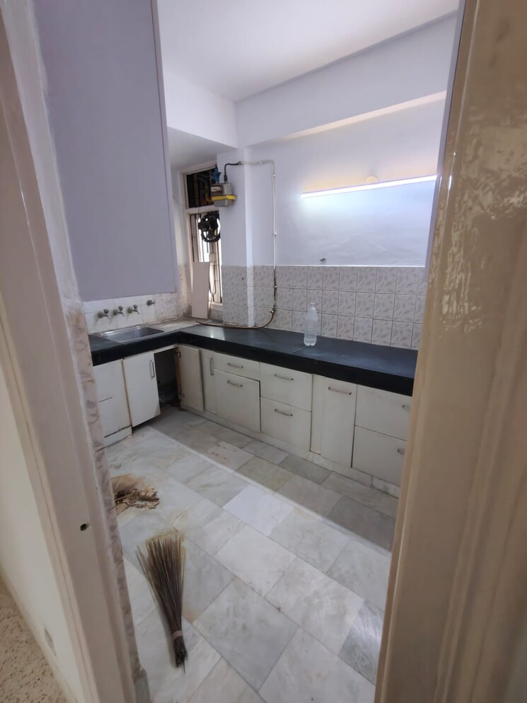 Kitchen, auram-floor 3 Bedroom 2155 Sq.Ft. Builder Floor In South City 2 Gurgaon 9321738