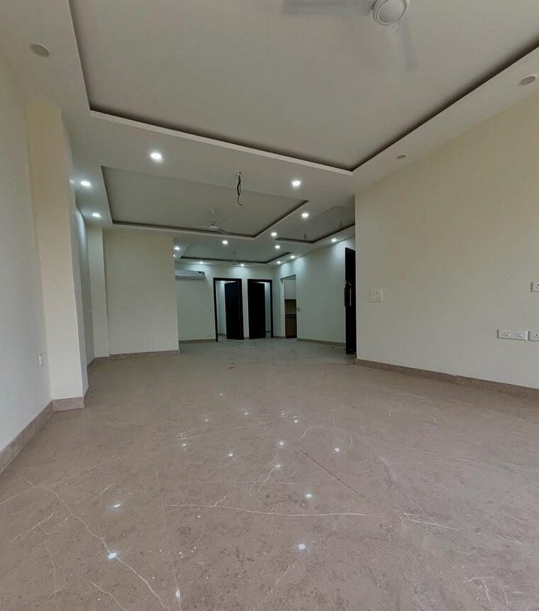 Room, puri-aman-vilas 3 Bedroom 250 Sq.Yd. Builder Floor In Sector 89 Faridabad 9321760