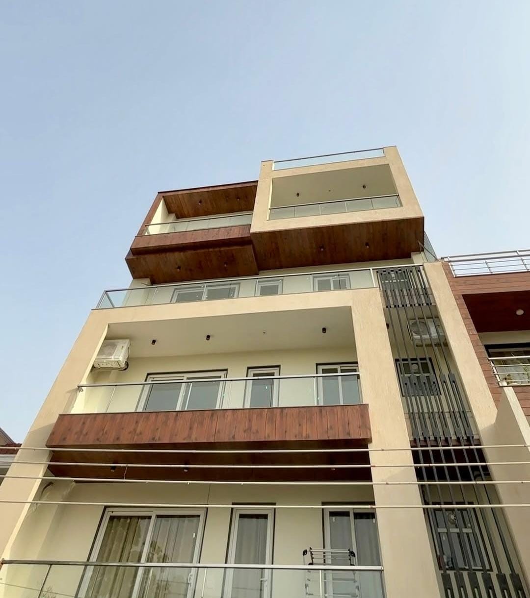 3 BHK 250 Sq.Yd. Builder Floor in Puri Aman Vilas