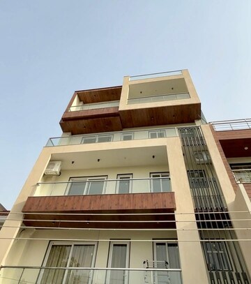 3 BHK Builder Floor For Sale in Puri Aman Vilas, Sector 89