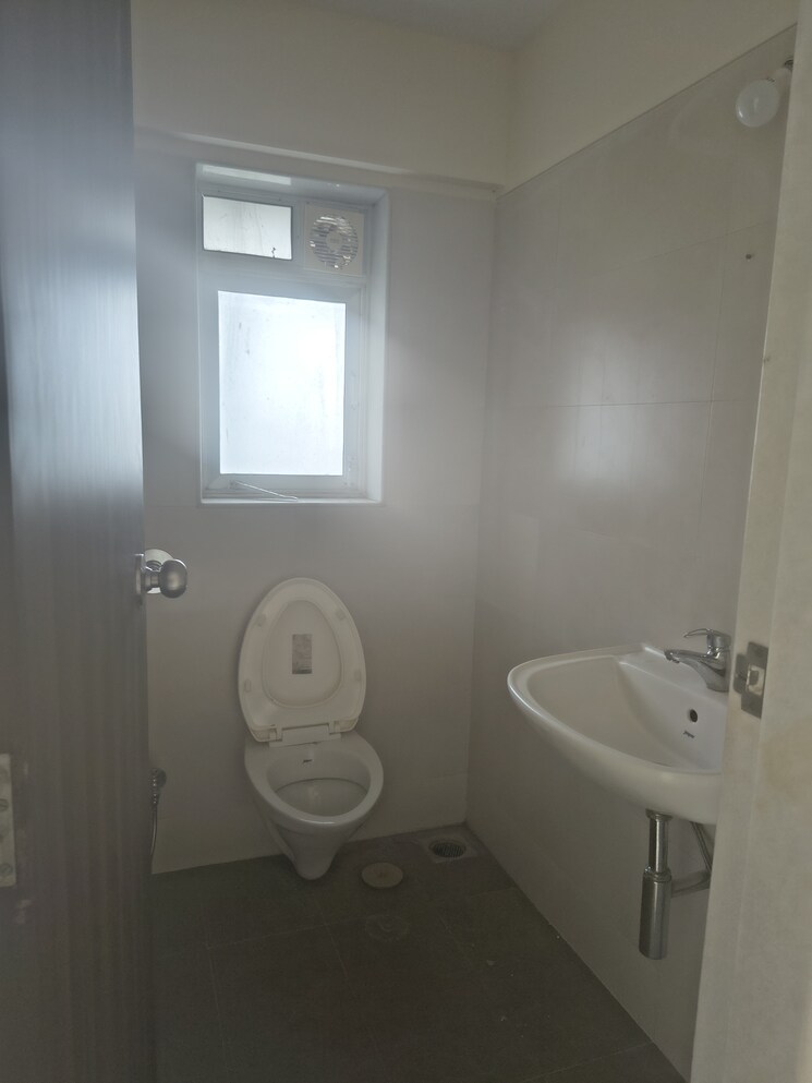 Bathroom, pestom-sagar-colony 1 Bedroom 500 Sq.Ft. Apartment In Chembur Mumbai 9321759