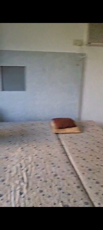 Room in 2 BHK Apartment at Swastik Park, Chembur – for Rent