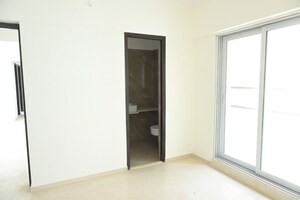 Room in 2 BHK Apartment at Je and Vee Madhuban, Malad East – for Rent