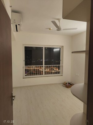 Room in 3 BHK Apartment at Shapoorji Pallonji Joyville Gurgaon, Sector 102 – for Rent
