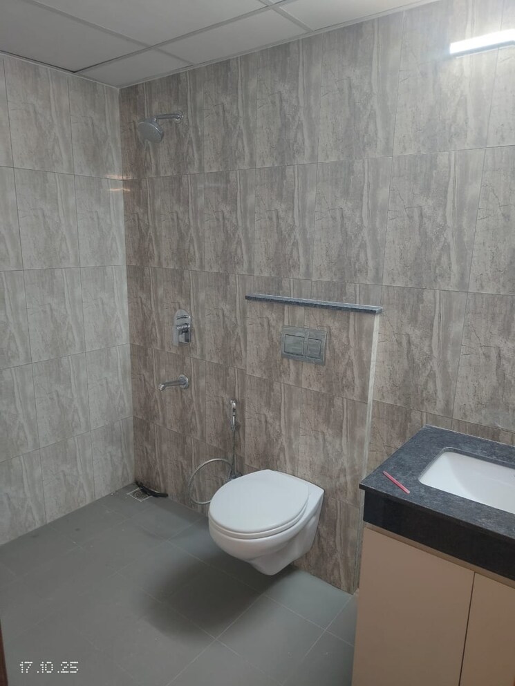 Bathroom, shapoorji-pallonji-joyville-gurgaon 3 Bedroom 1852 Sq.Ft. Apartment In Sector 102 Gurgaon 9321791