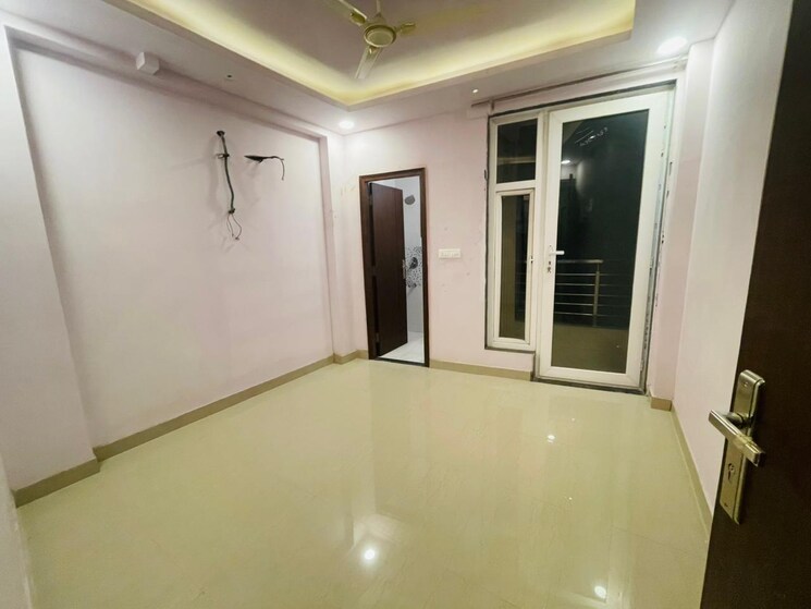 Room, rajpur khurd extension 3 Bedroom 1200 Sq.Ft. Builder Floor In Rajpur Khurd Extension Delhi 9321866