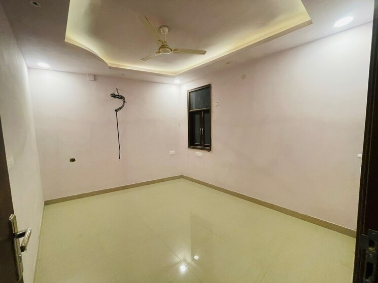 Room, rajpur khurd extension 3 Bedroom 1200 Sq.Ft. Builder Floor In Rajpur Khurd Extension Delhi 9321866