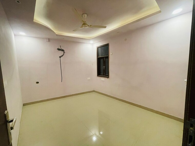 Room, rajpur khurd extension 3 Bedroom 1200 Sq.Ft. Builder Floor In Rajpur Khurd Extension Delhi 9321866