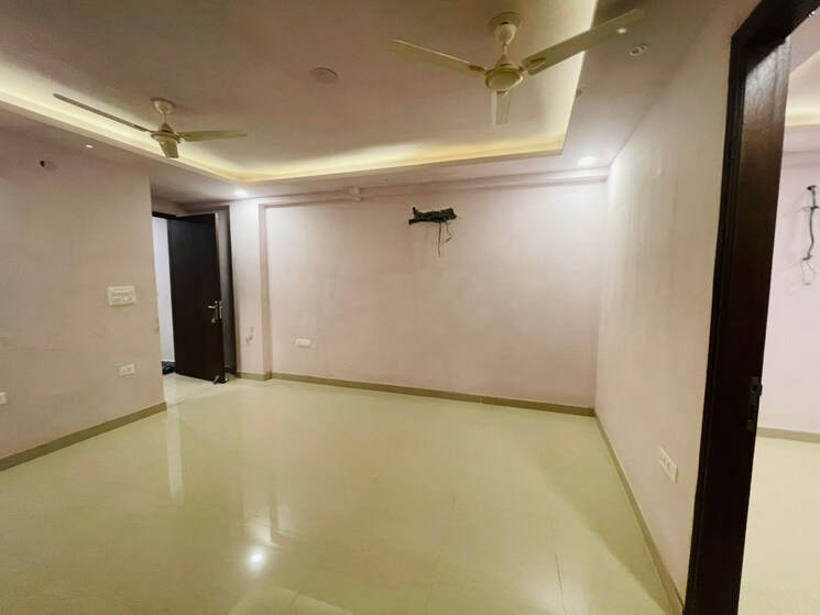 Room, rajpur khurd extension 3 Bedroom 1200 Sq.Ft. Builder Floor In Rajpur Khurd Extension Delhi 9321866