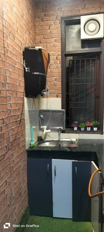 Kitchen in 1.5 BHK Builder Floor at Mayur Vihar – for Rent