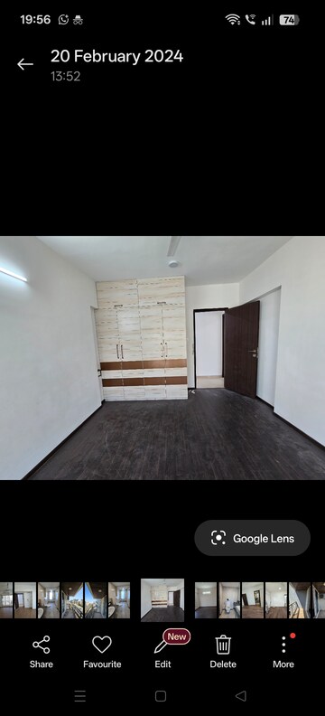 Room in 4 BHK Apartment at Dheeraj Insignia, Bandra East – for Rent
