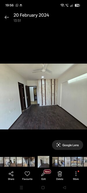 Room in 4 BHK Apartment at Dheeraj Insignia, Bandra East – for Rent