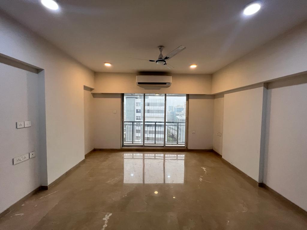 5 BHK 2200 Sq.Ft. Apartment in Dheeraj Insignia