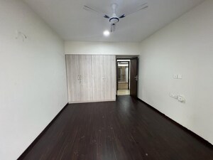 Room in 5 BHK Apartment at Dheeraj Insignia, Bandra East – for Rent