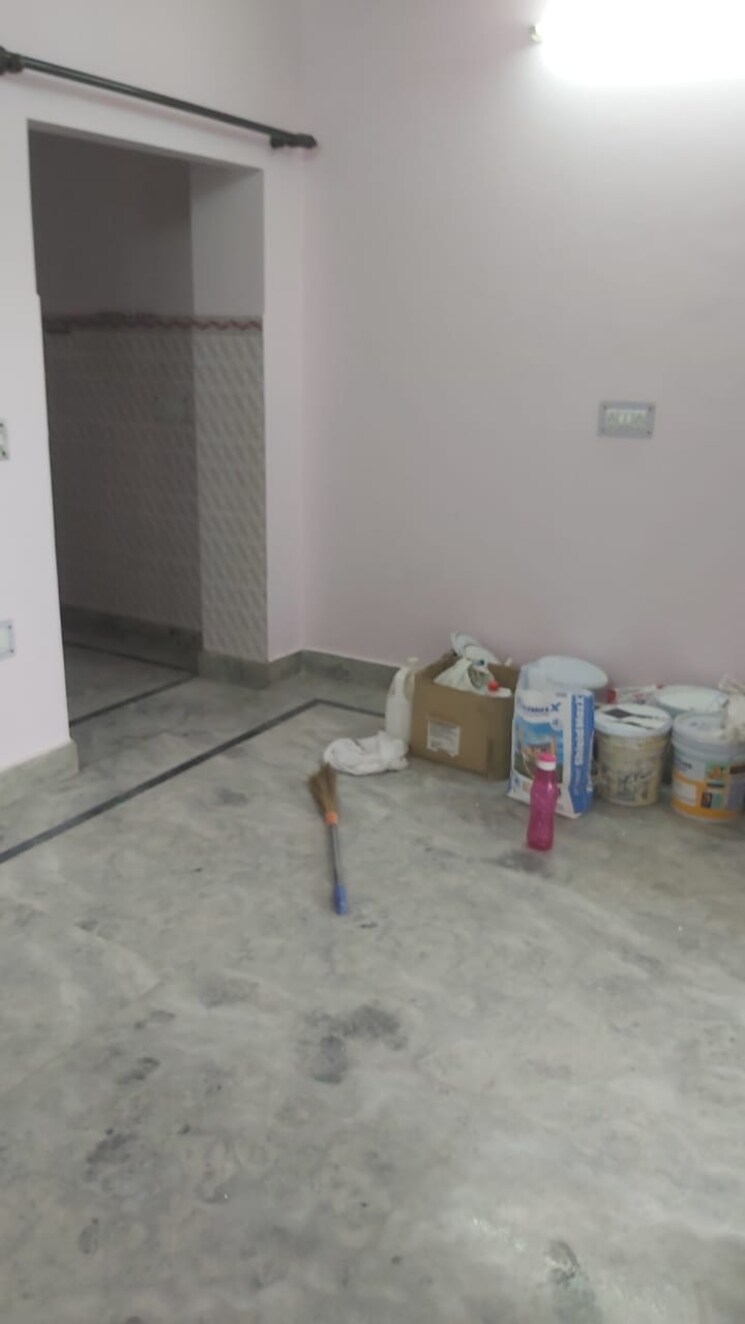 Living Room, mayur vihar 1.5 Bedroom 400 Sq.Ft. Builder Floor In Mayur Vihar Delhi 9321935