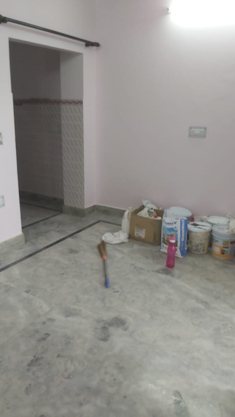 Living Room, mayur vihar 1.5 Bedroom 400 Sq.Ft. Builder Floor In Mayur Vihar Delhi 9321935