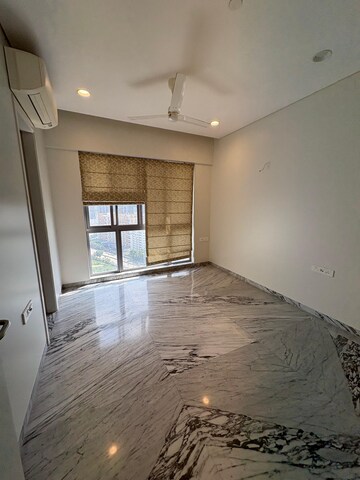 Room in 4 BHK Apartment at Dream Metropark County, Balewadi – for Rent