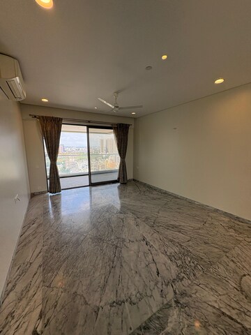 Room in 4 BHK Apartment at Dream Metropark County, Balewadi – for Rent