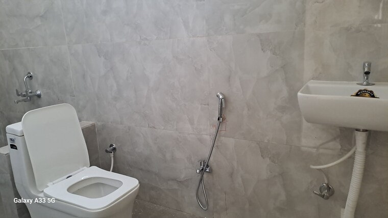 Bathroom, ameerpet 3 Bedroom 1720 Sq.Ft. Apartment In Ameerpet Hyderabad 9321945