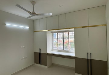 Room in 3 BHK Apartment at Rajapushpa Provincia, Narsingi – for Rent