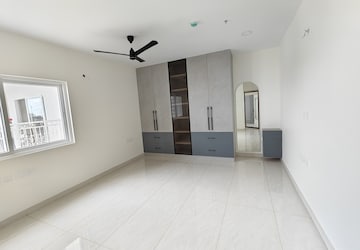 Room in 3 BHK Apartment at Rajapushpa Provincia, Narsingi – for Rent