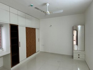Room in 3 BHK Apartment at Rajapushpa Provincia, Narsingi – for Rent
