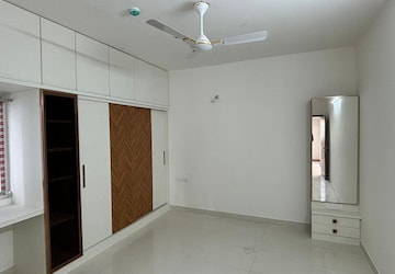 Room in 3 BHK Apartment at Rajapushpa Provincia, Narsingi – for Rent