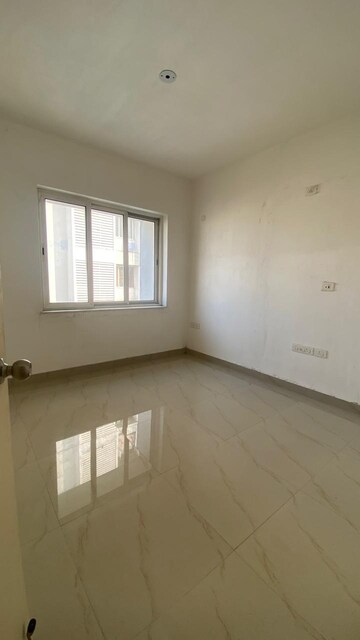 Room in 3 BHK Apartment at Salarpuria Silveroak Estate, Rajarhat – for Sale