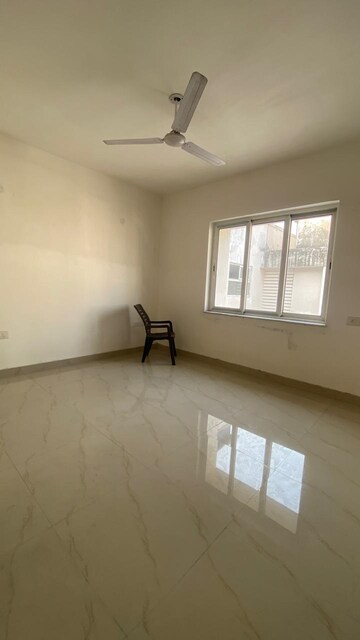 Room in 3 BHK Apartment at Salarpuria Silveroak Estate, Rajarhat – for Sale