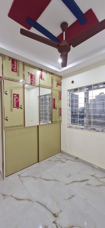 Room in 2 BHK Builder Floor at Kondapur – for Rent