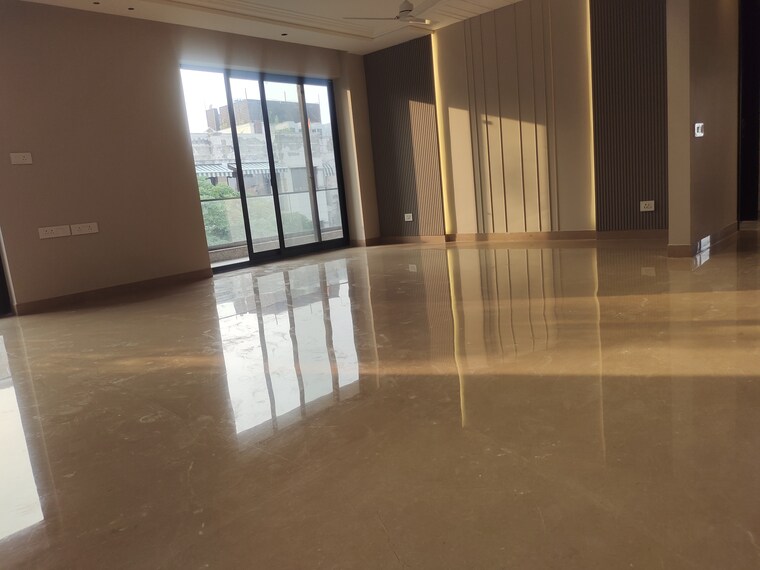 Room, south extension ii 4 Bedroom 4500 Sq.Ft. Builder Floor In South Extension ii Delhi 9322000