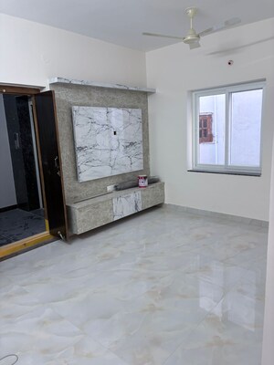 Room in 2 BHK Apartment at Ten Madhapur, Madhapur – for Rent