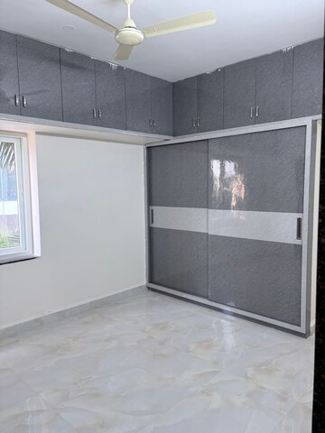 Room in 2 BHK Apartment at Ten Madhapur, Madhapur – for Rent